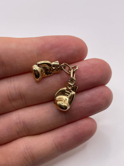 9ct gold boxing glove pendant