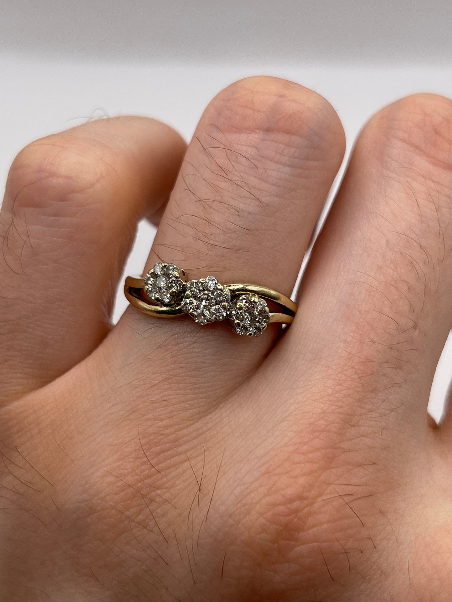 9ct gold diamond cluster ring