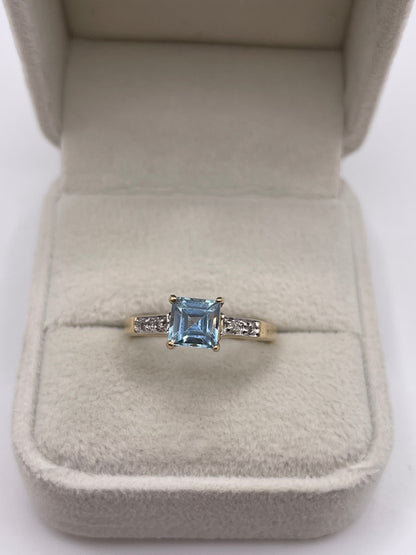 9ct gold aquamarine and diamond ring