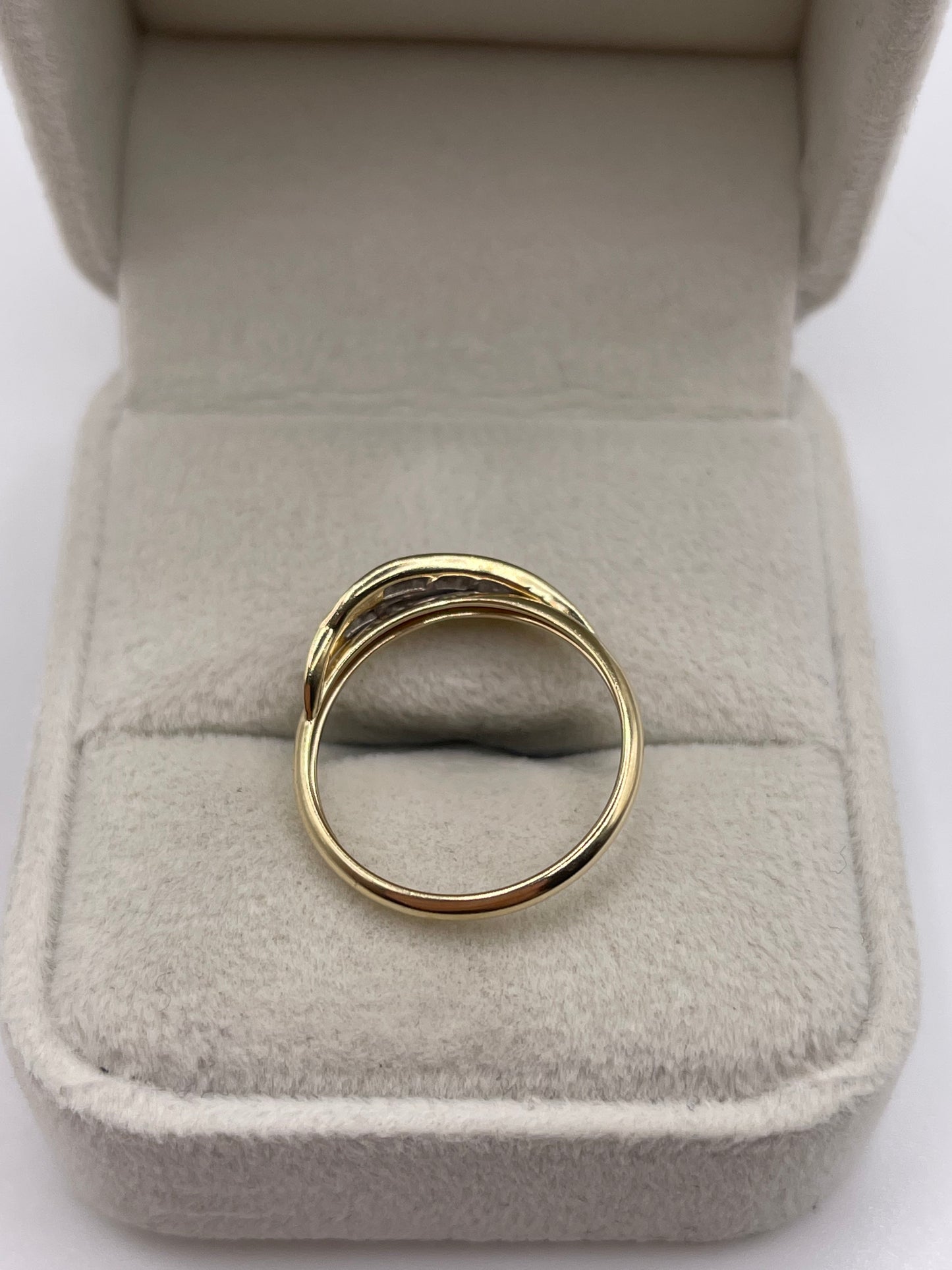 9ct gold diamond ring