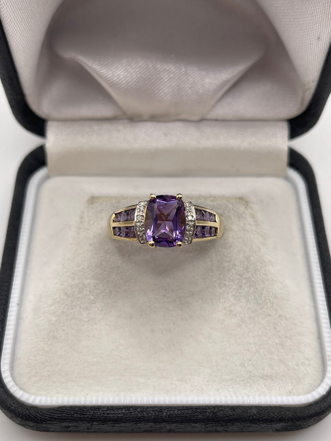 9ct gold amethyst and diamond ring