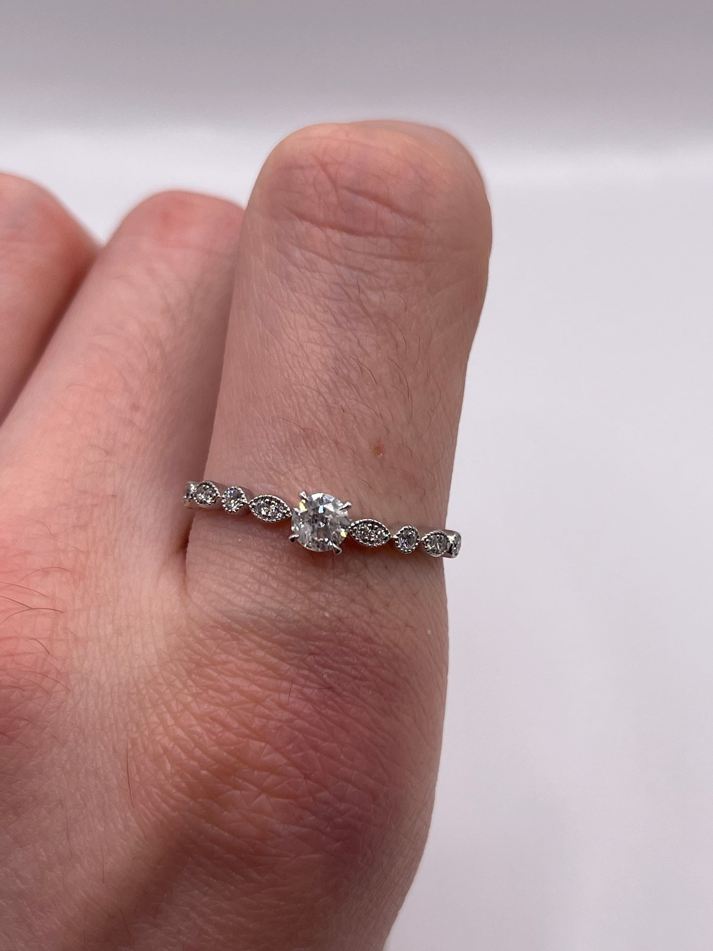 18ct white gold diamond ring