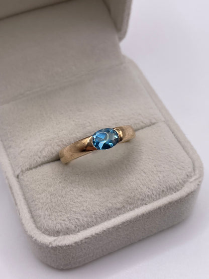 9ct gold blue topaz ring