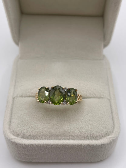 9ct gold quartz and diamond ring