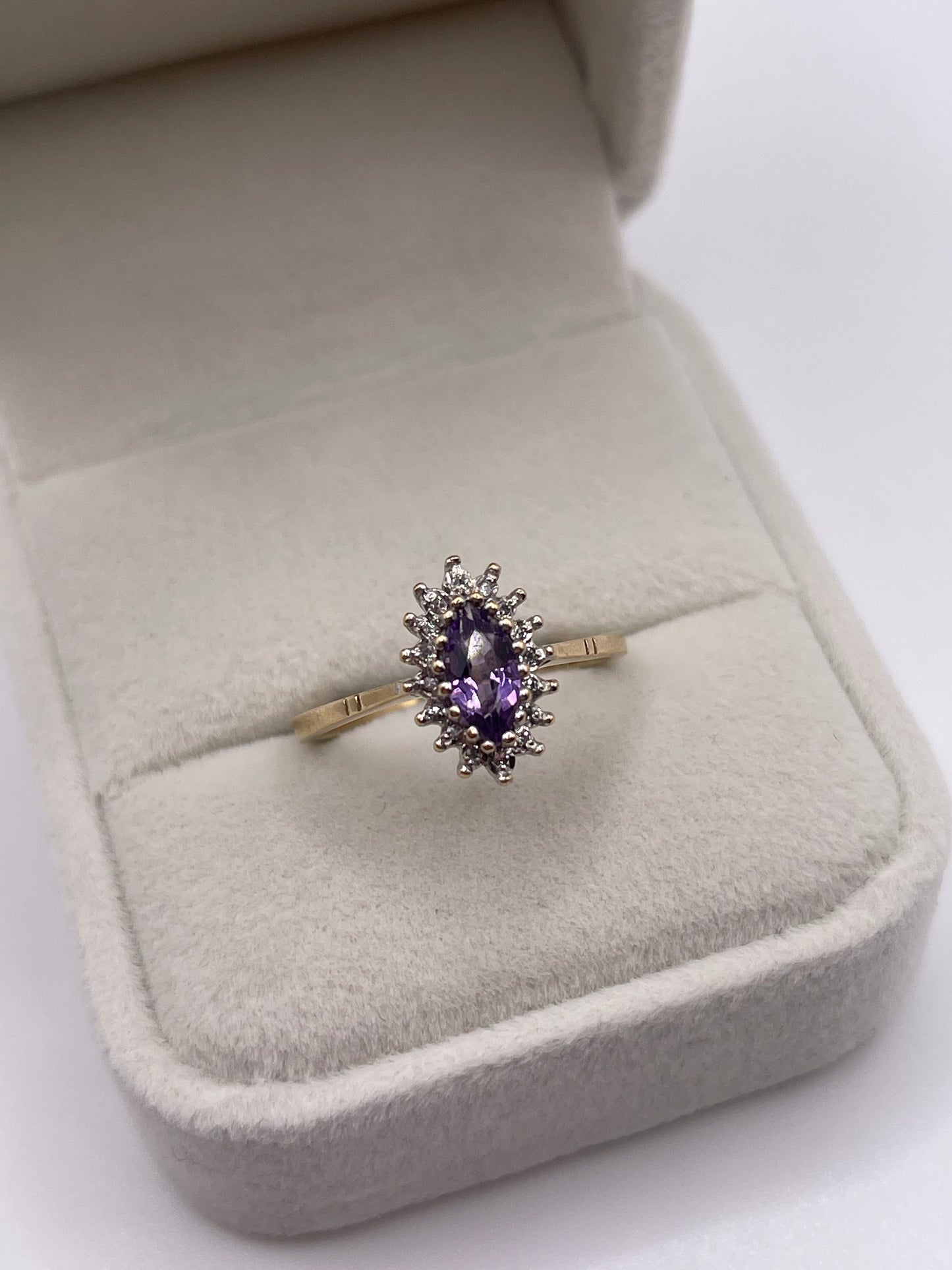 9ct gold amethyst and diamond ring