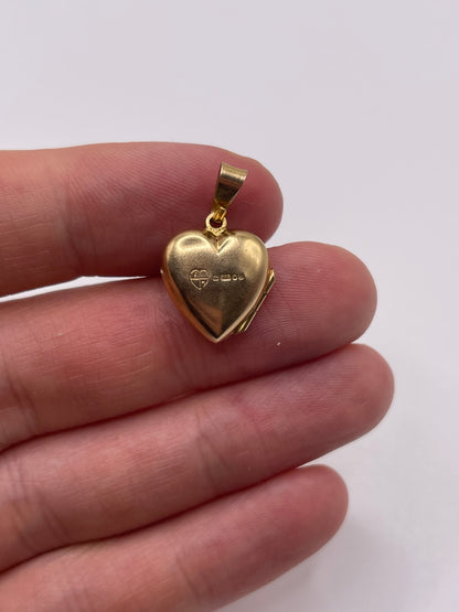 9ct gold heart locket