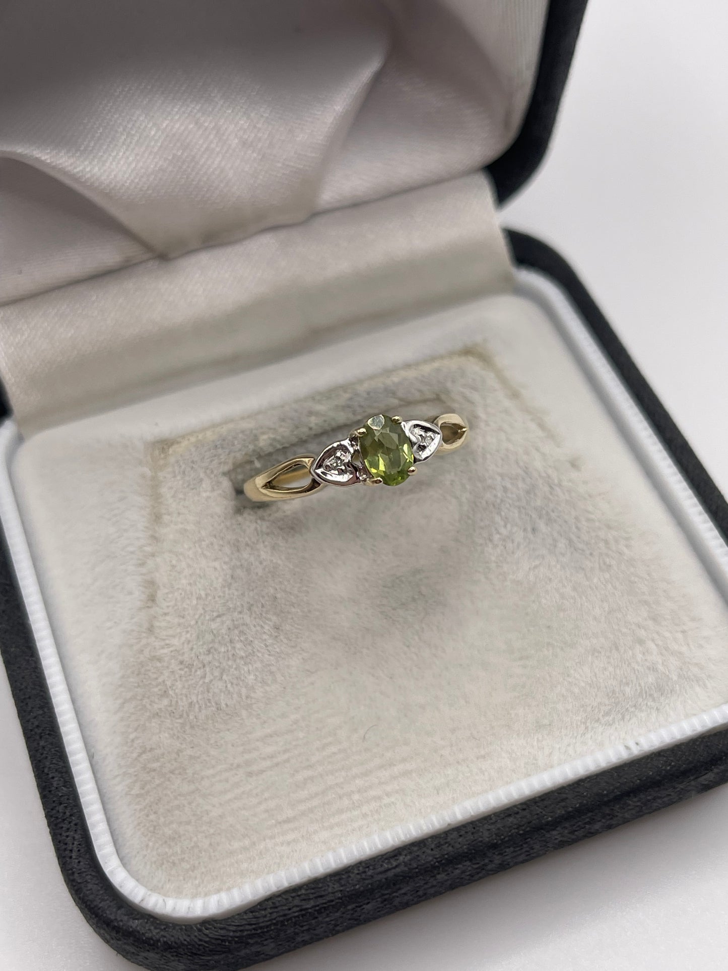 9ct gold quartz and diamond ring