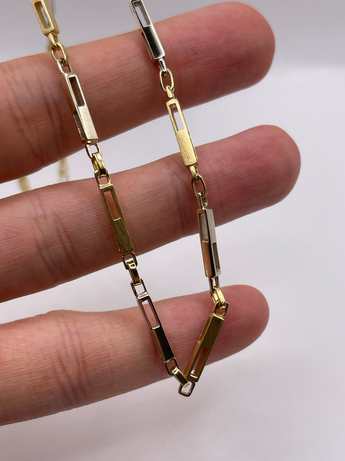 18ct two tone gold chain 544