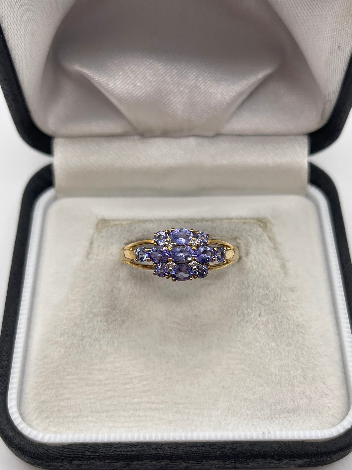 9ct gold tanzanite and diamond ring