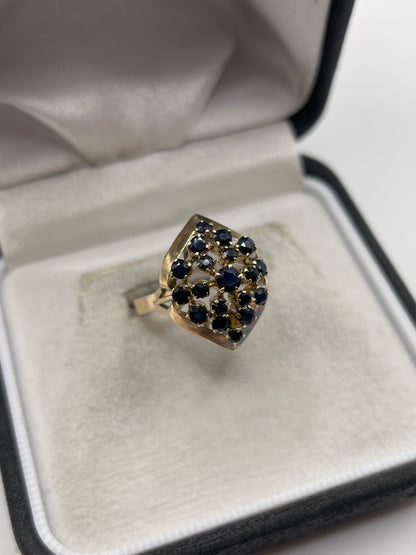 18ct gold sapphire cluster ring
