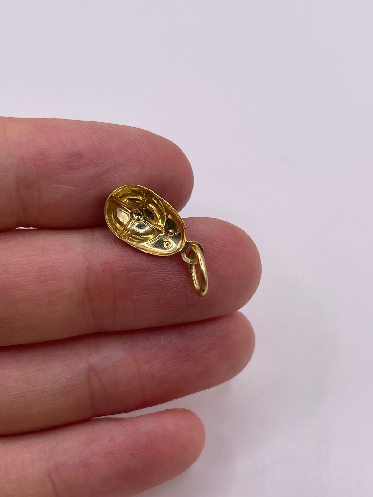 9ct gold enamel cap charm