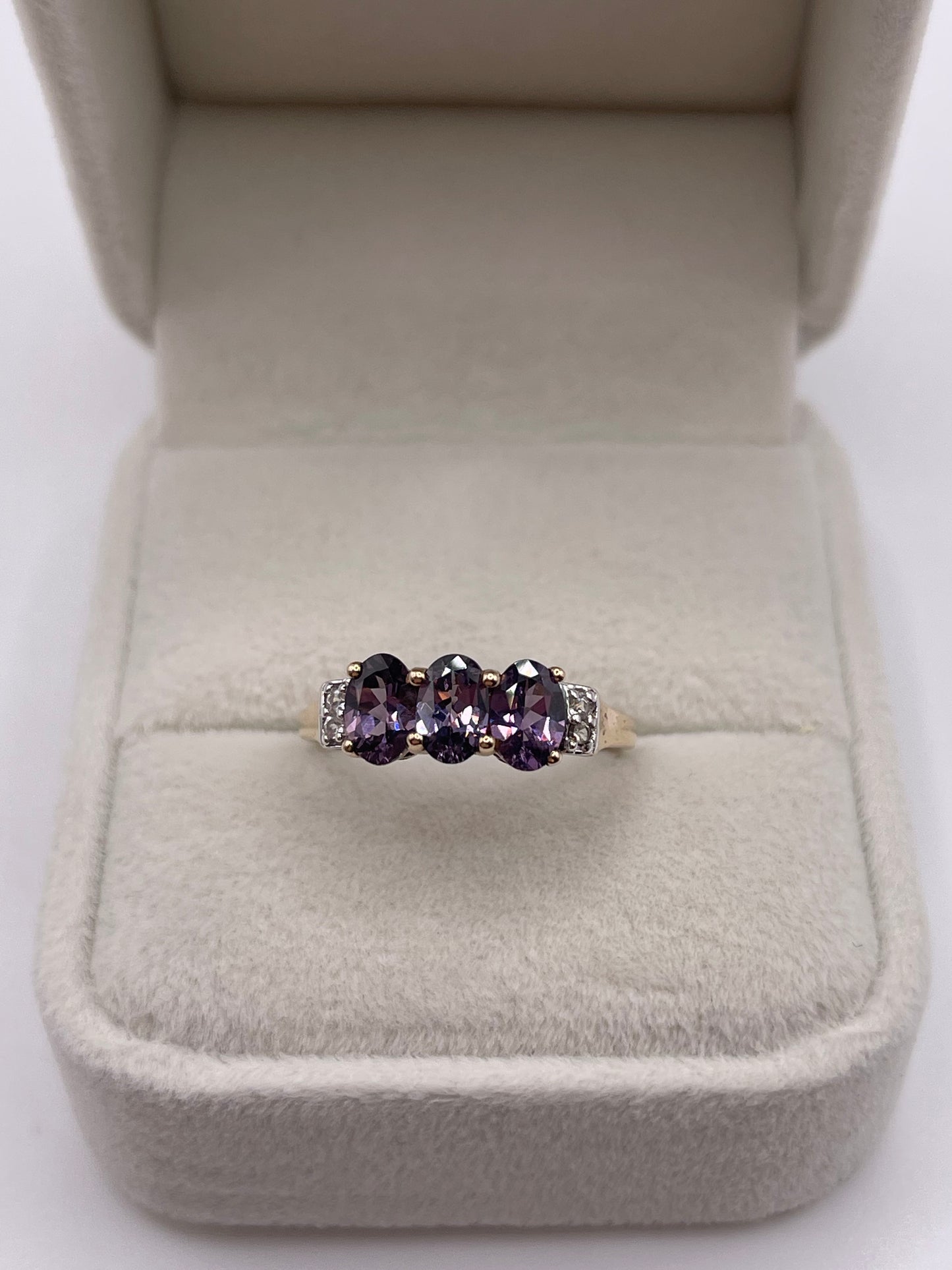 9ct gold quartz and zircon ring