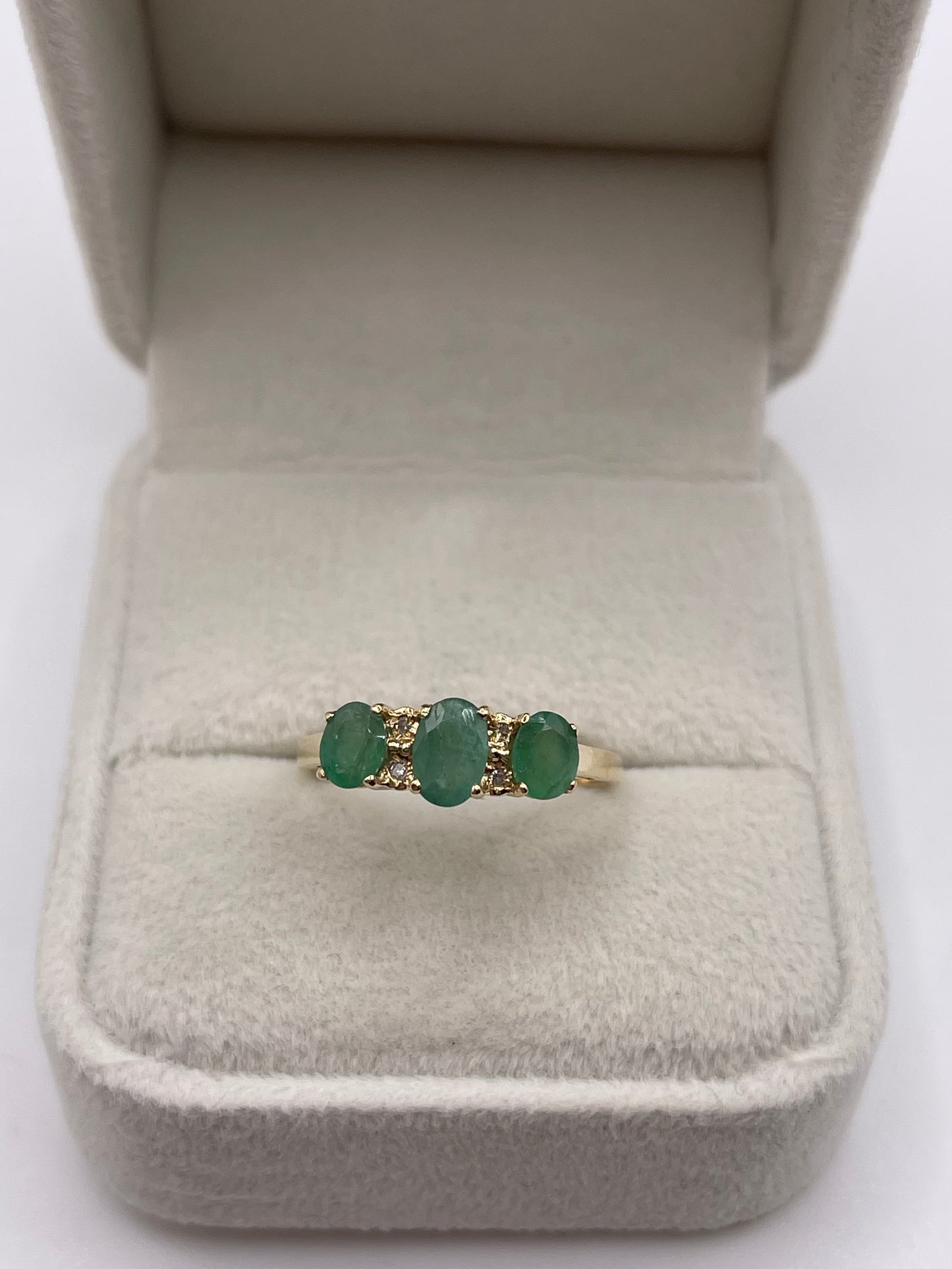 9ct gold emerald and diamond ring