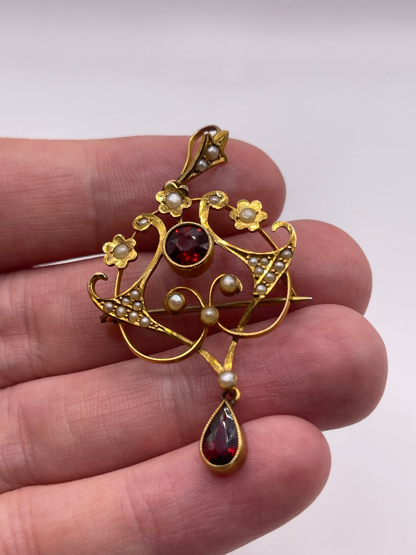 Antique 9ct gold garnet and pearl pendant / brooch
