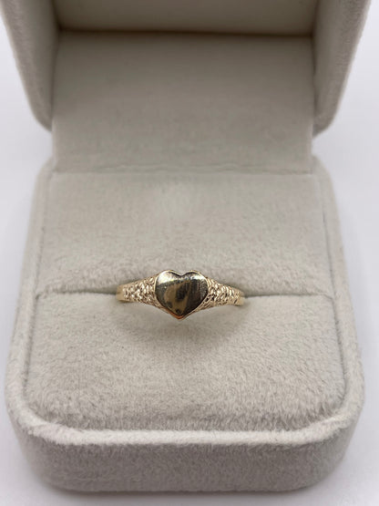9ct gold heart signet ring