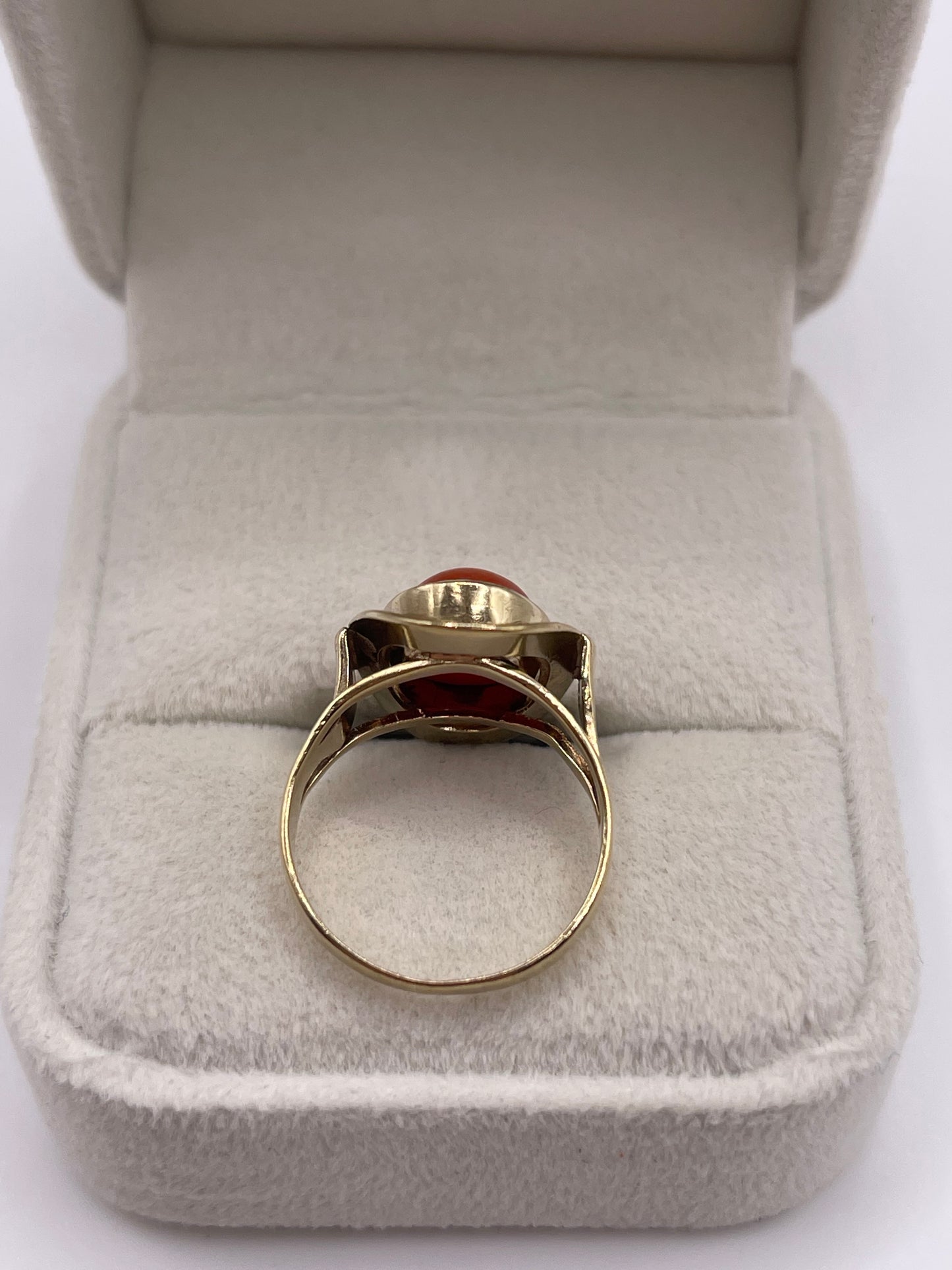 8ct gold coral ring