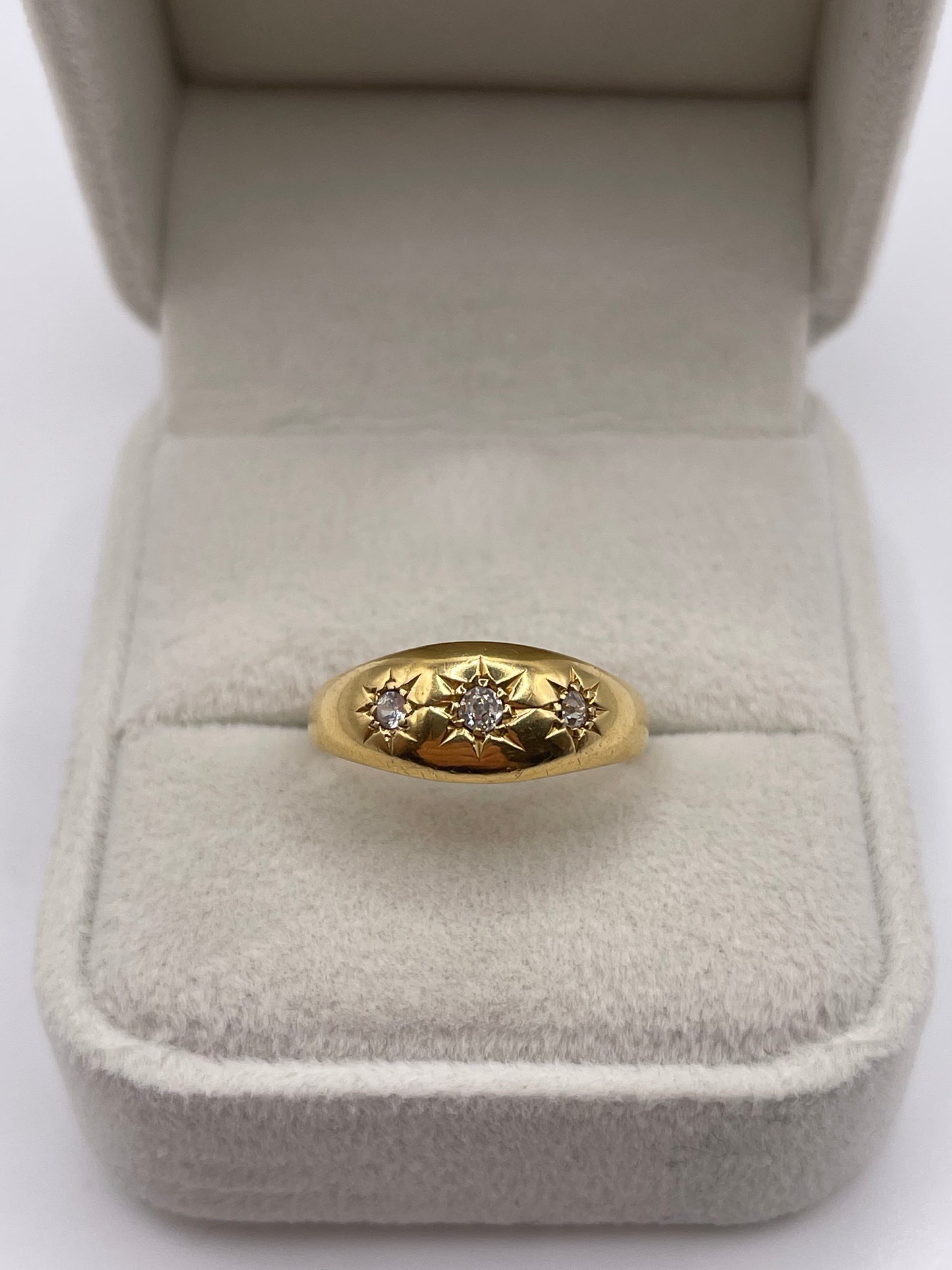 18ct gold diamond gypsy ring