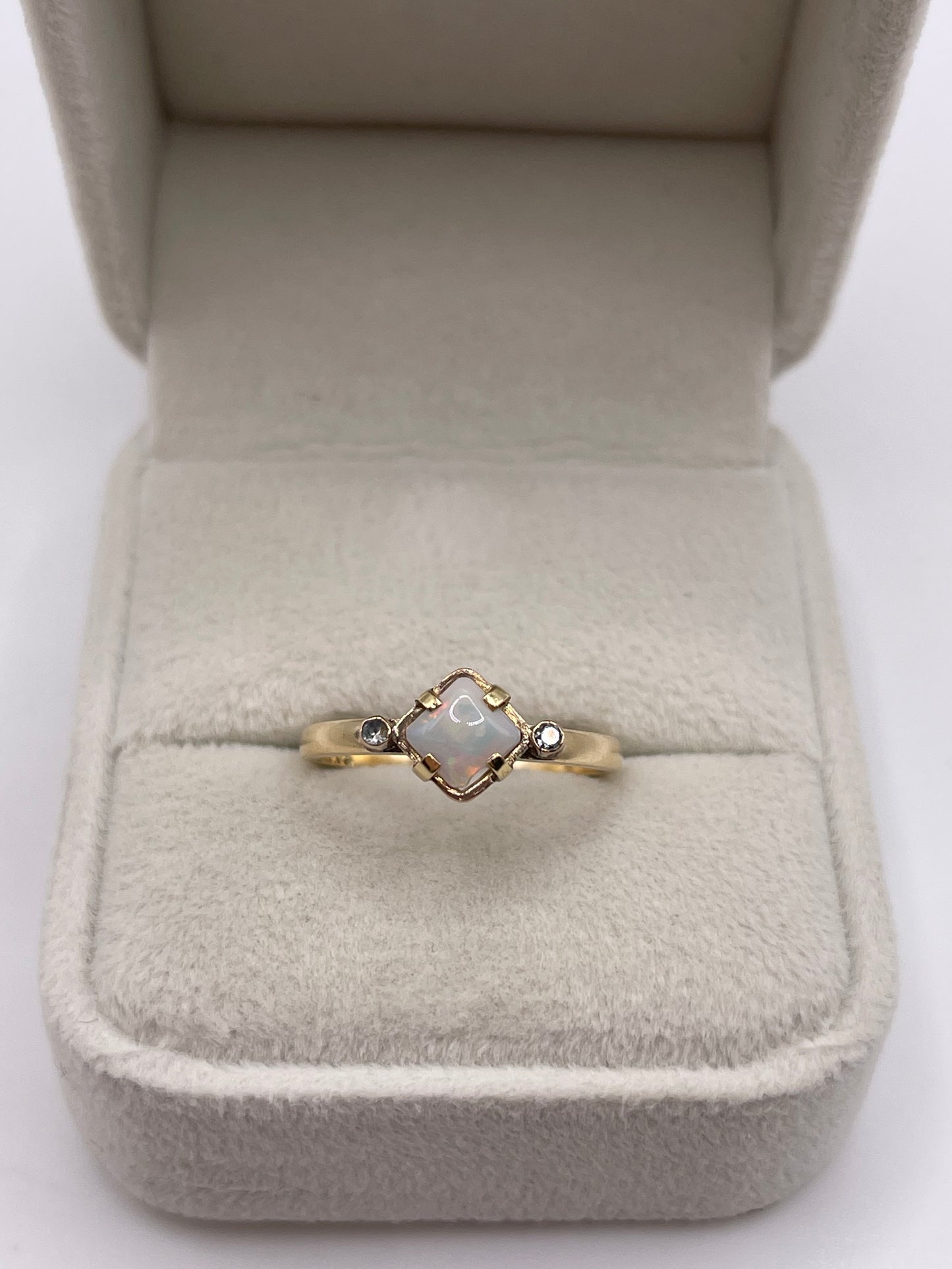 9ct gold opal and cz ring