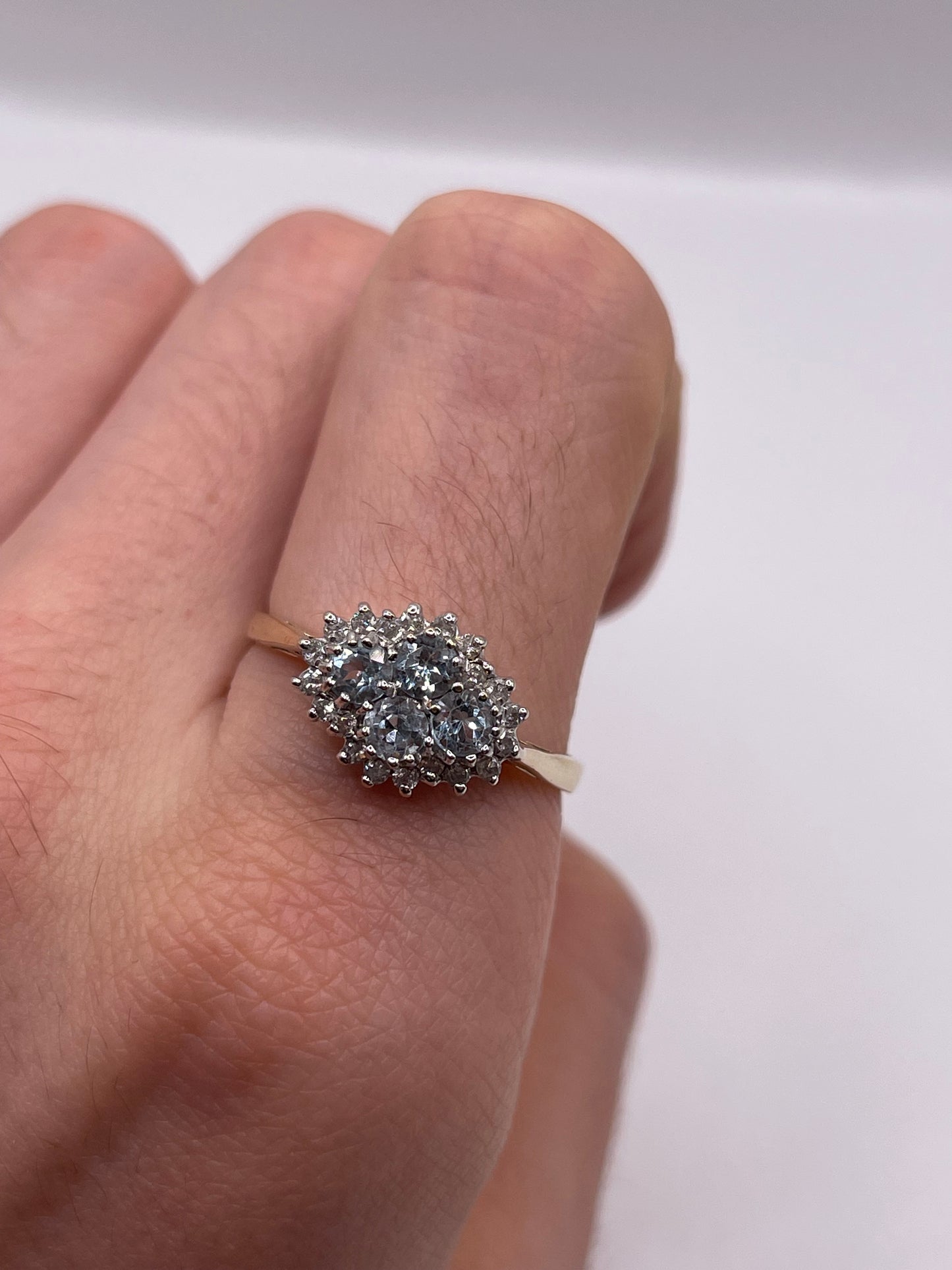 9ct gold aquamarine and diamond ring