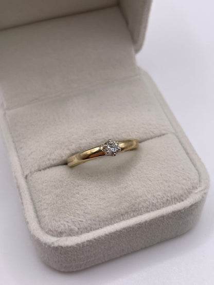 9ct gold diamond ring