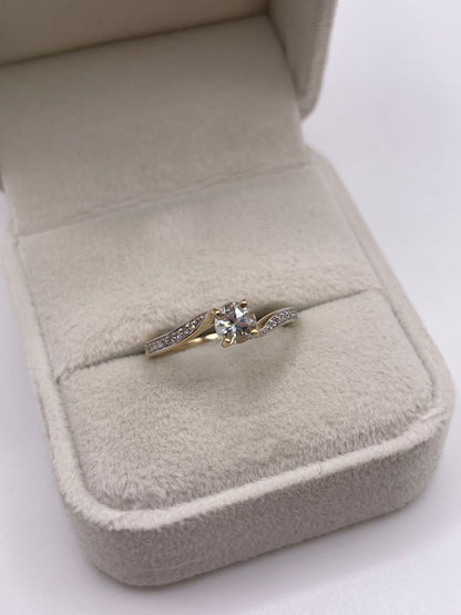 9ct gold aquamarine and diamond ring
