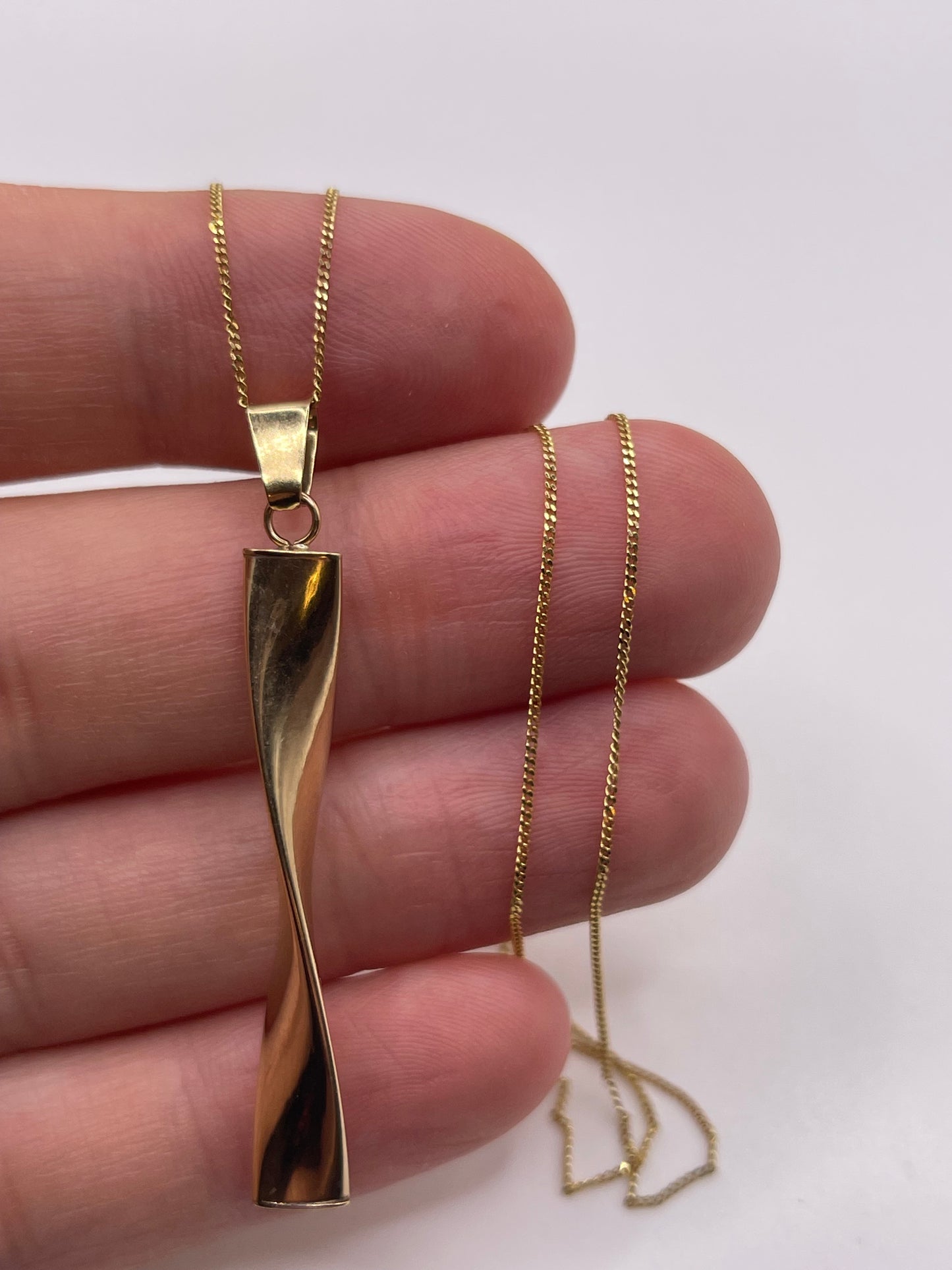 9ct gold necklace