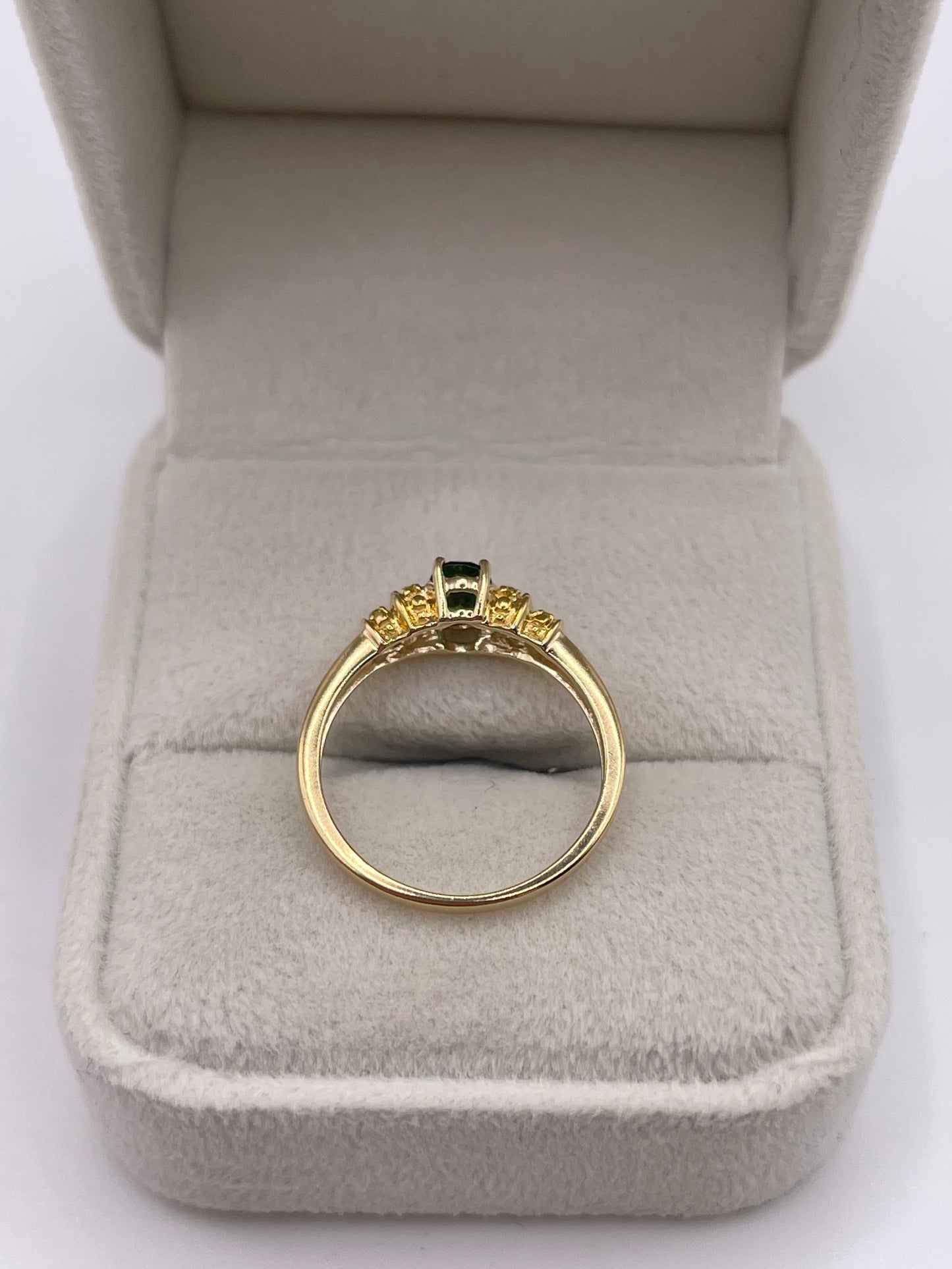 9ct gold diopside and diamond ring
