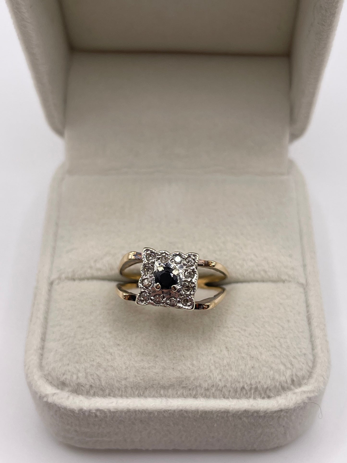 9ct gold sapphire and diamond ring
