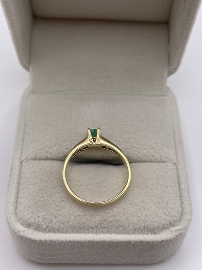 9ct gold emerald and diamond ring