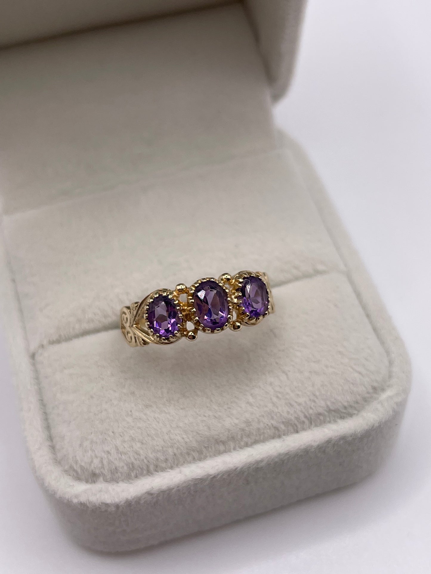 9ct gold amethyst ring