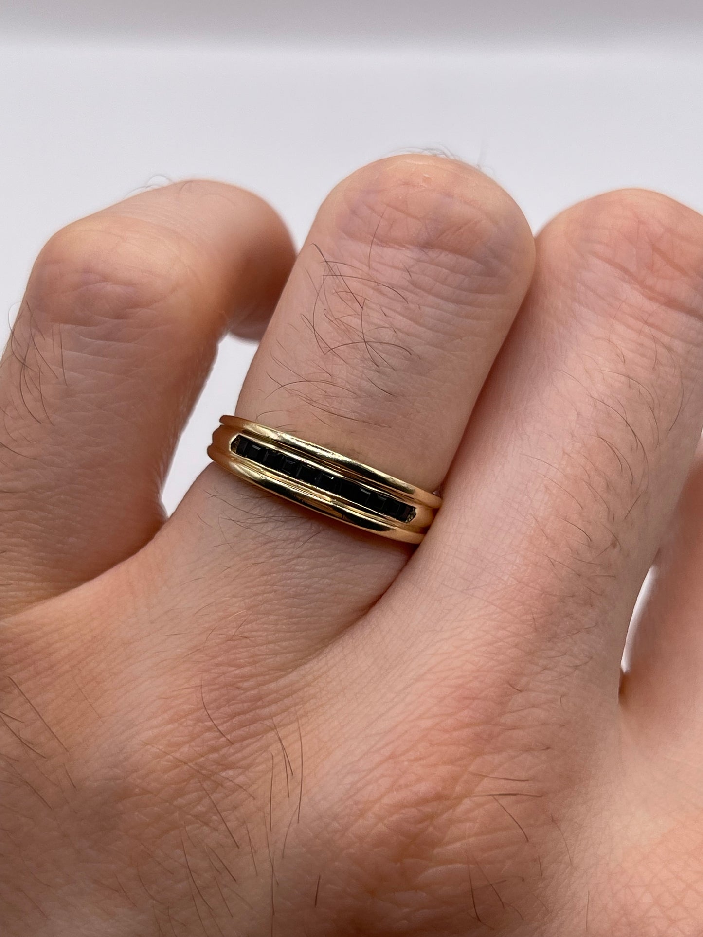 9ct gold sapphire ring