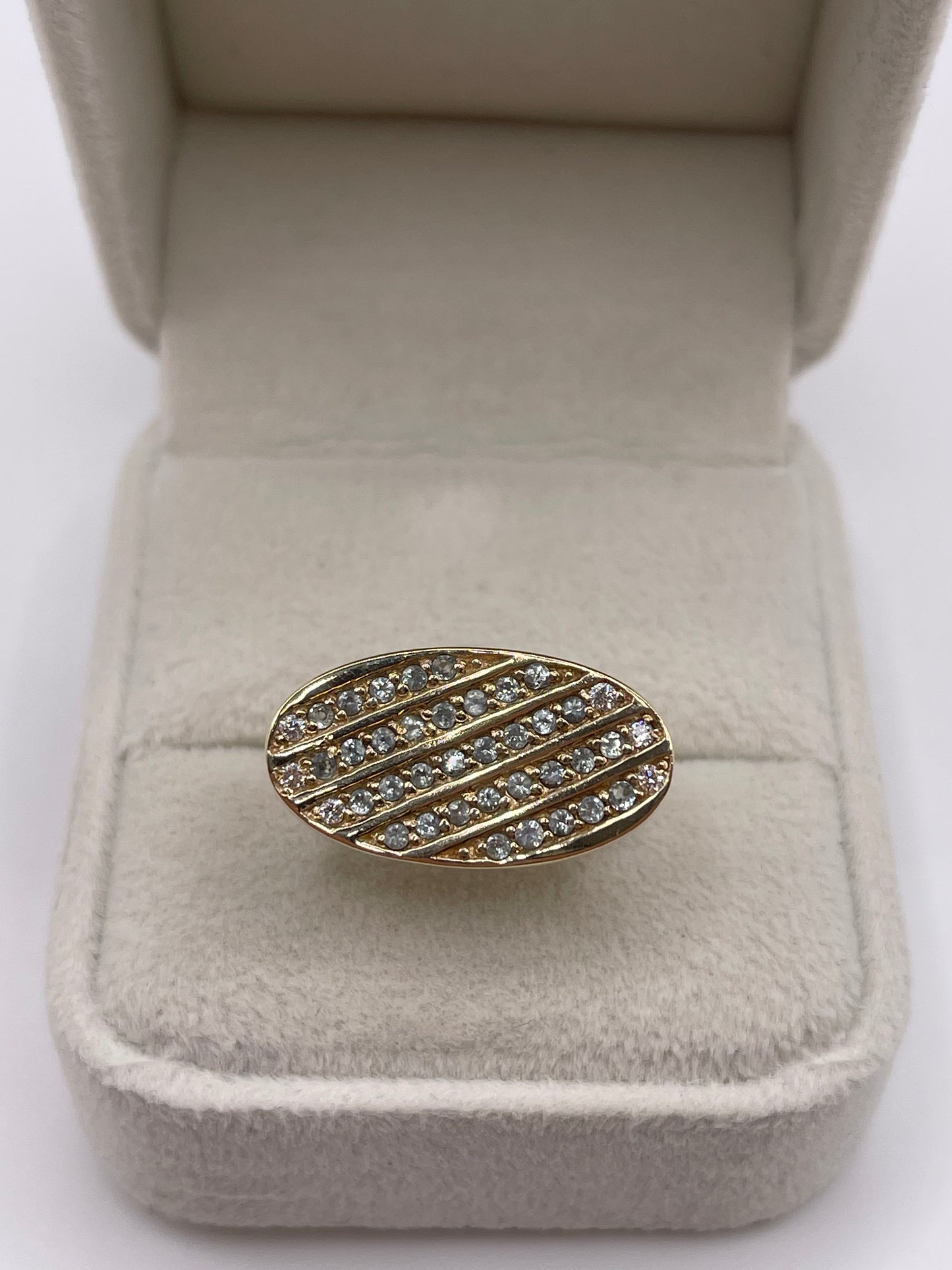 9ct gold alexandrite and diamond ring