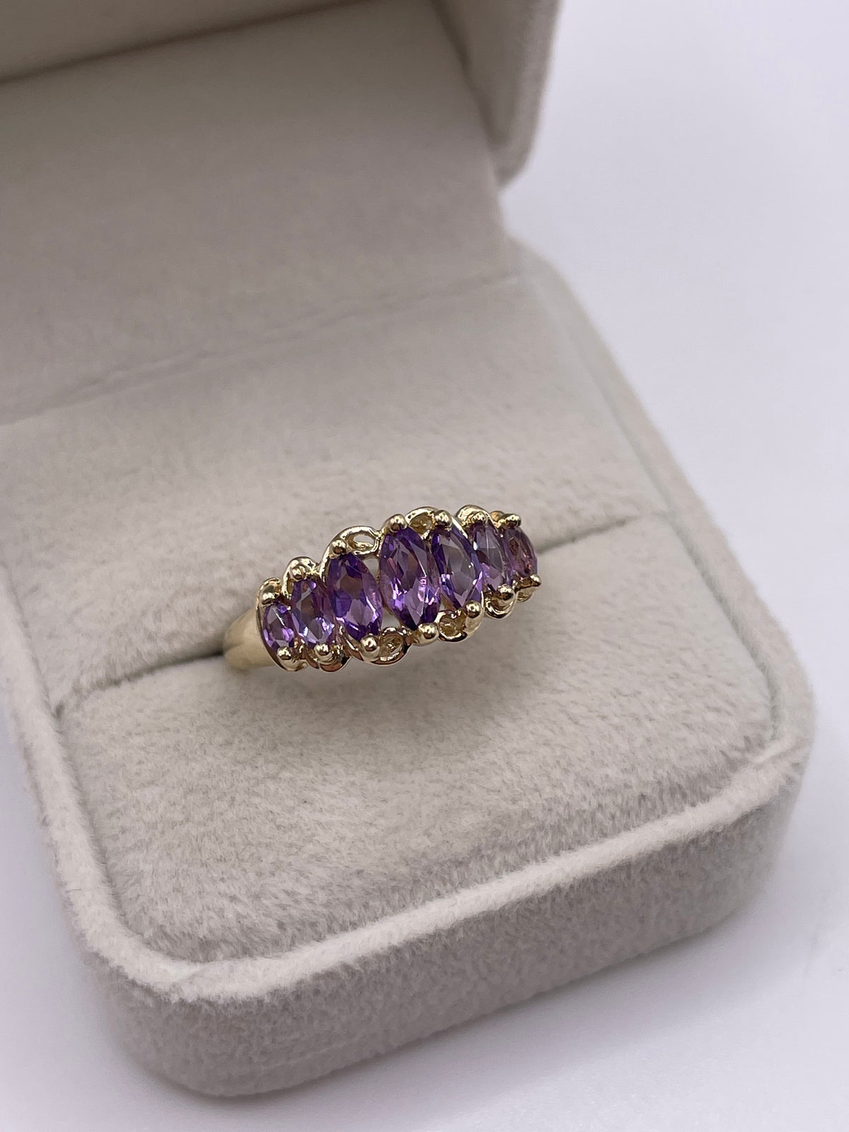 9ct gold amethyst ring