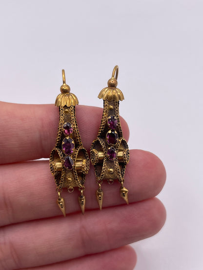 Antique 15ct gold garnet earrings