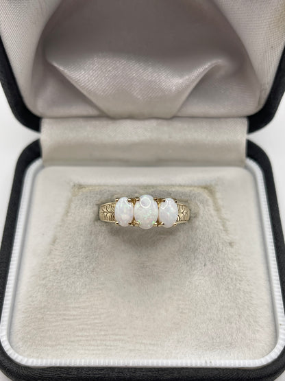 9ct gold opal ring