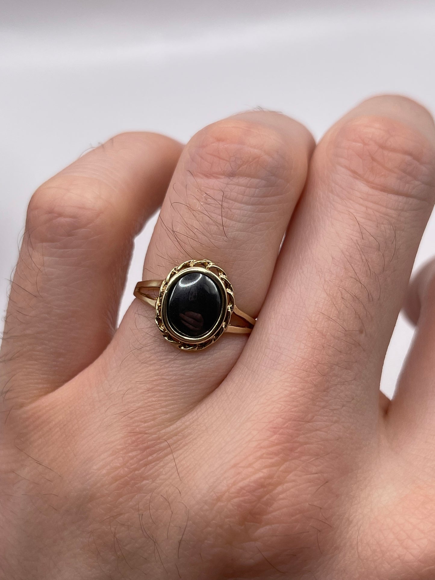 9ct gold hematite ring