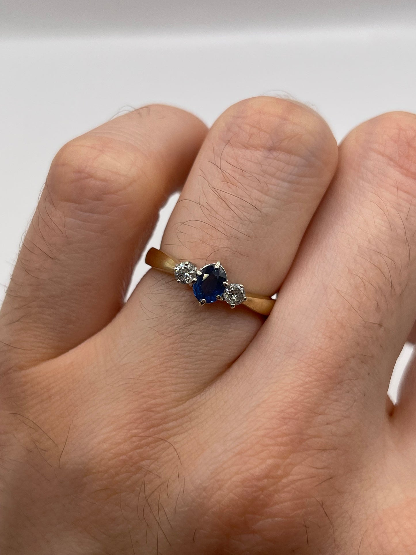 9ct gold sapphire and diamond ring