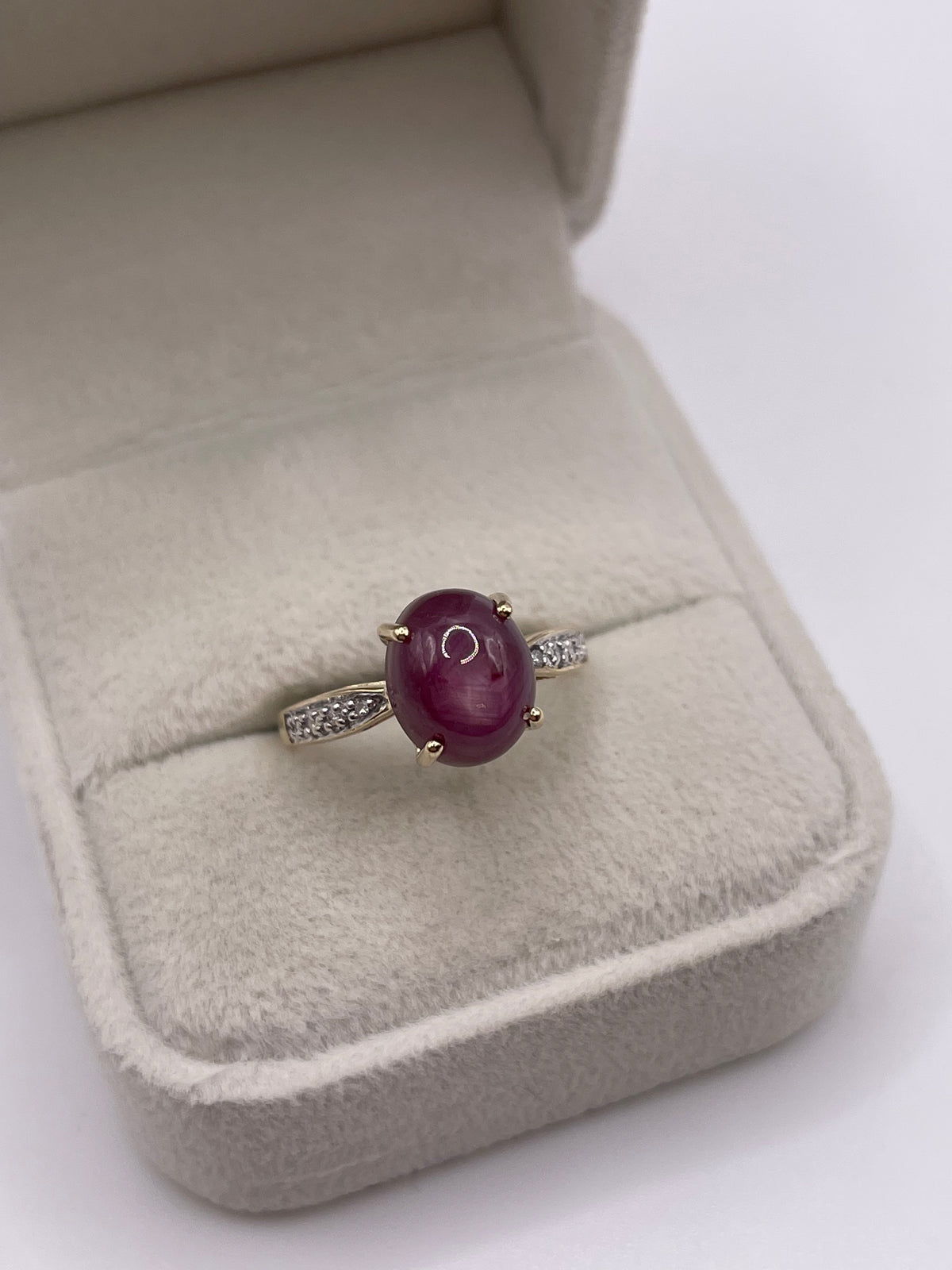 9ct gold star ruby and diamond ring