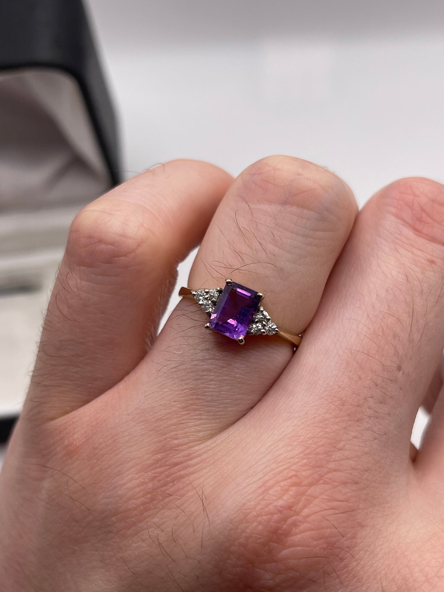 9ct gold amethyst and cz ring