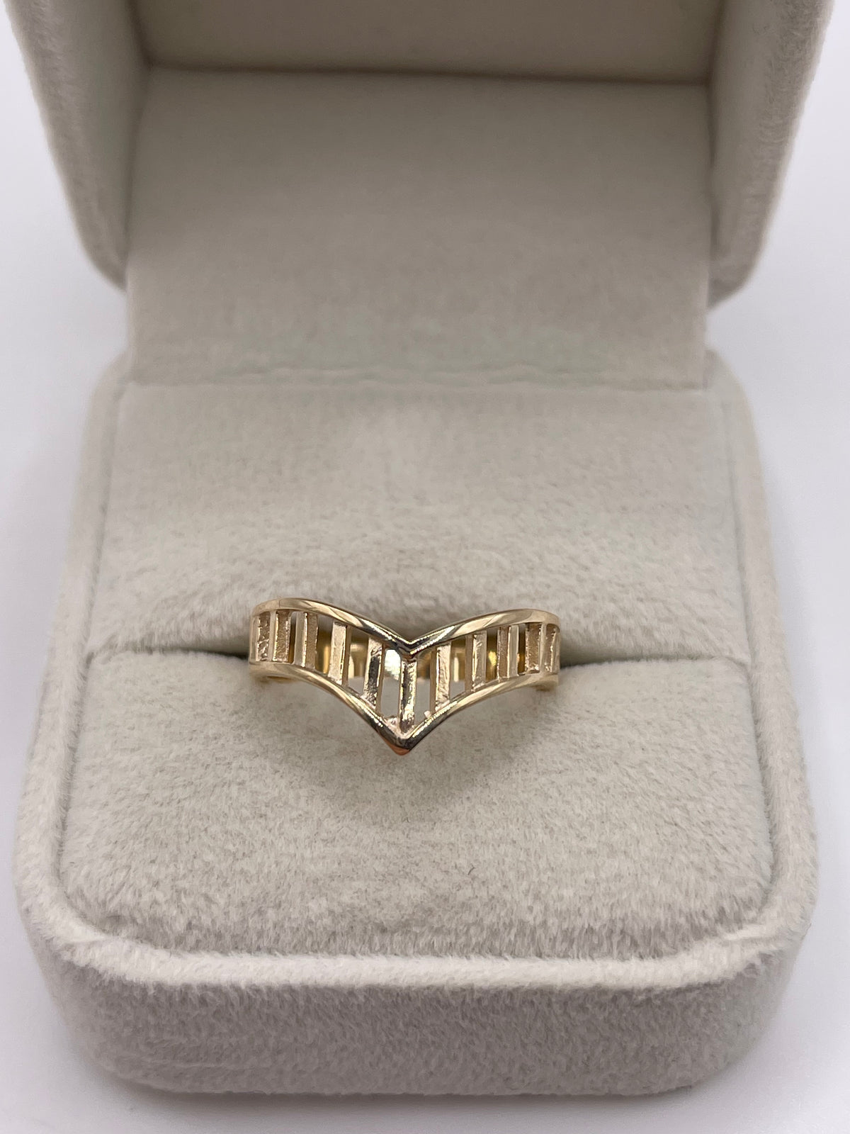 9ct gold wishbone ring