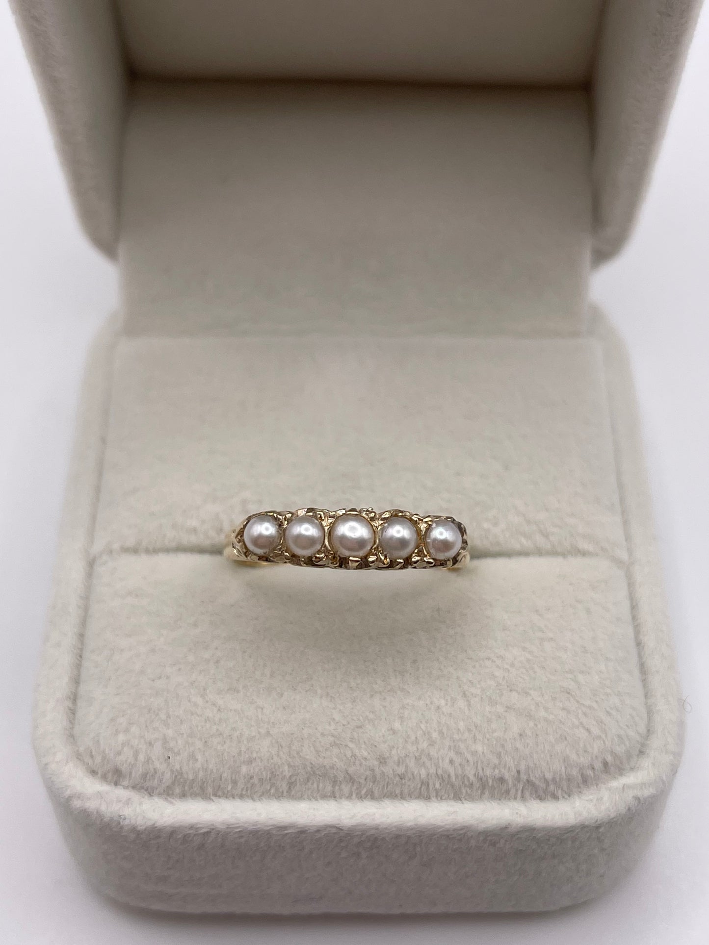 9ct gold pearl ring