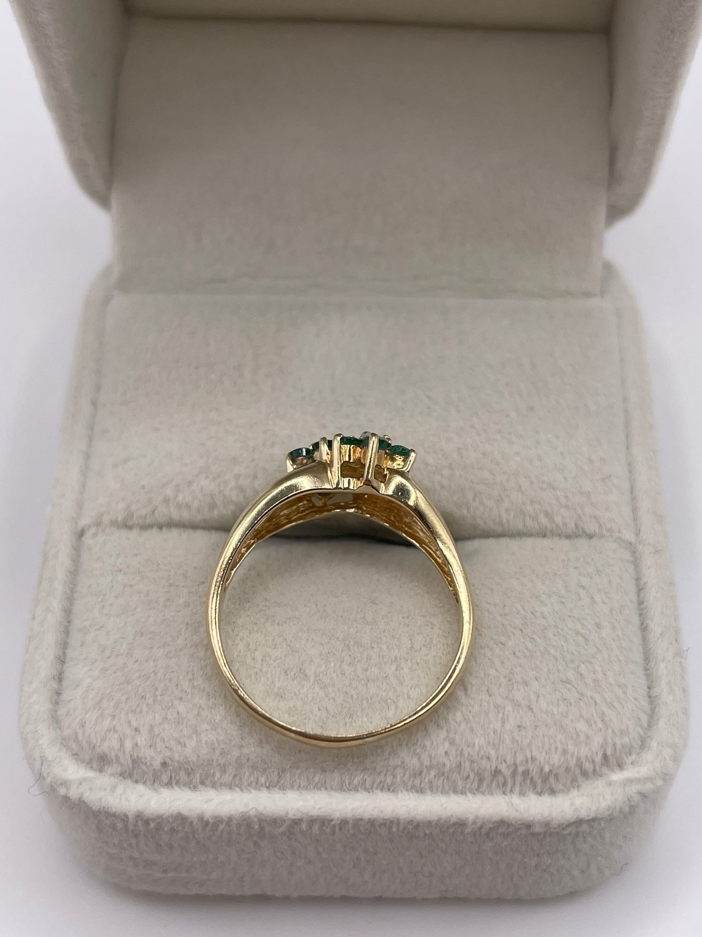 9ct gold emerald and diamond cluster ring