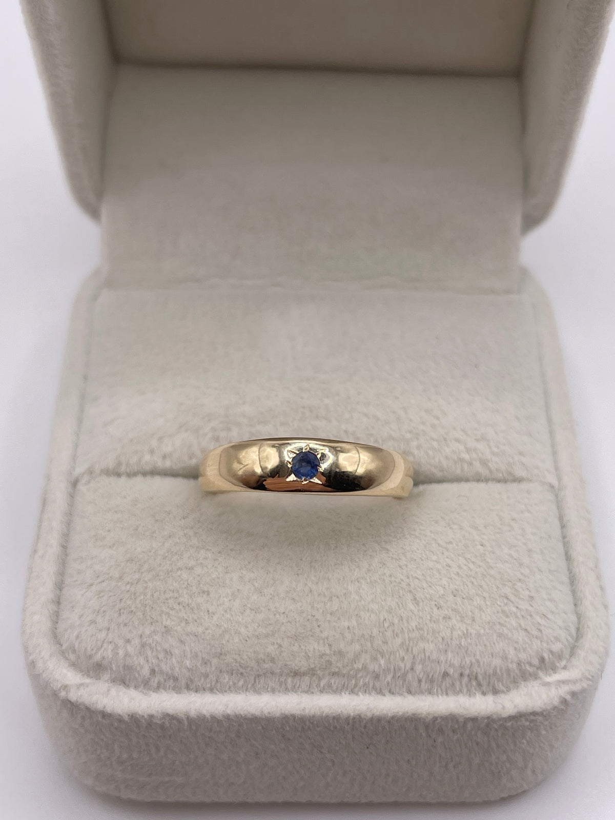 9ct gold sapphire gypsy ring