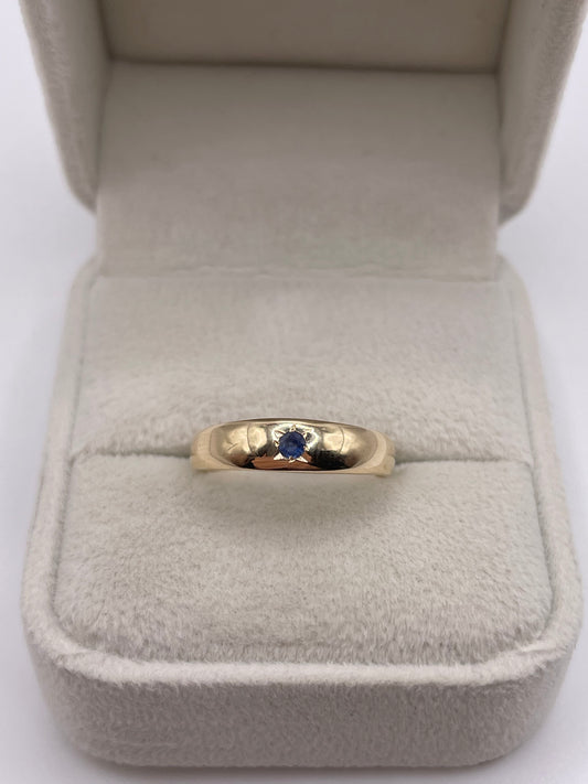 9ct gold sapphire gypsy ring