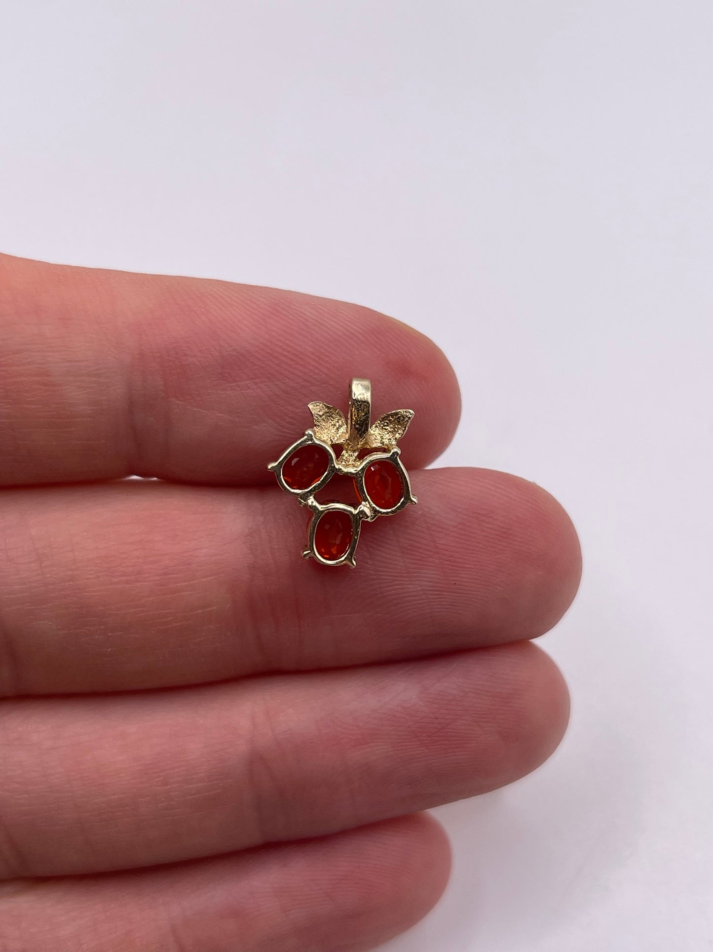 9ct gold fire opal pendant