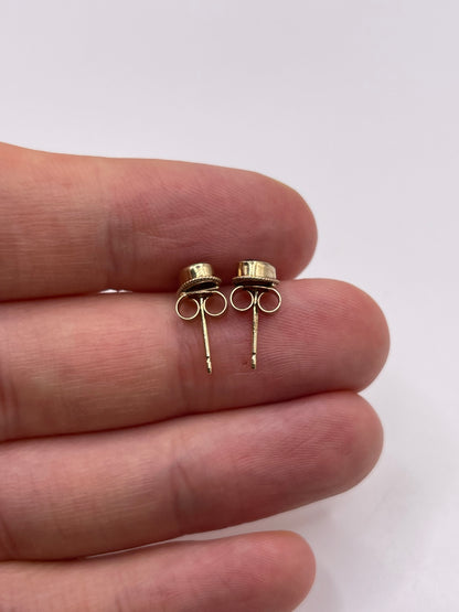 9ct gold garnet earrings