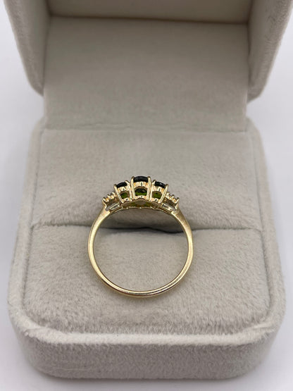 9ct gold diopside and diamond ring
