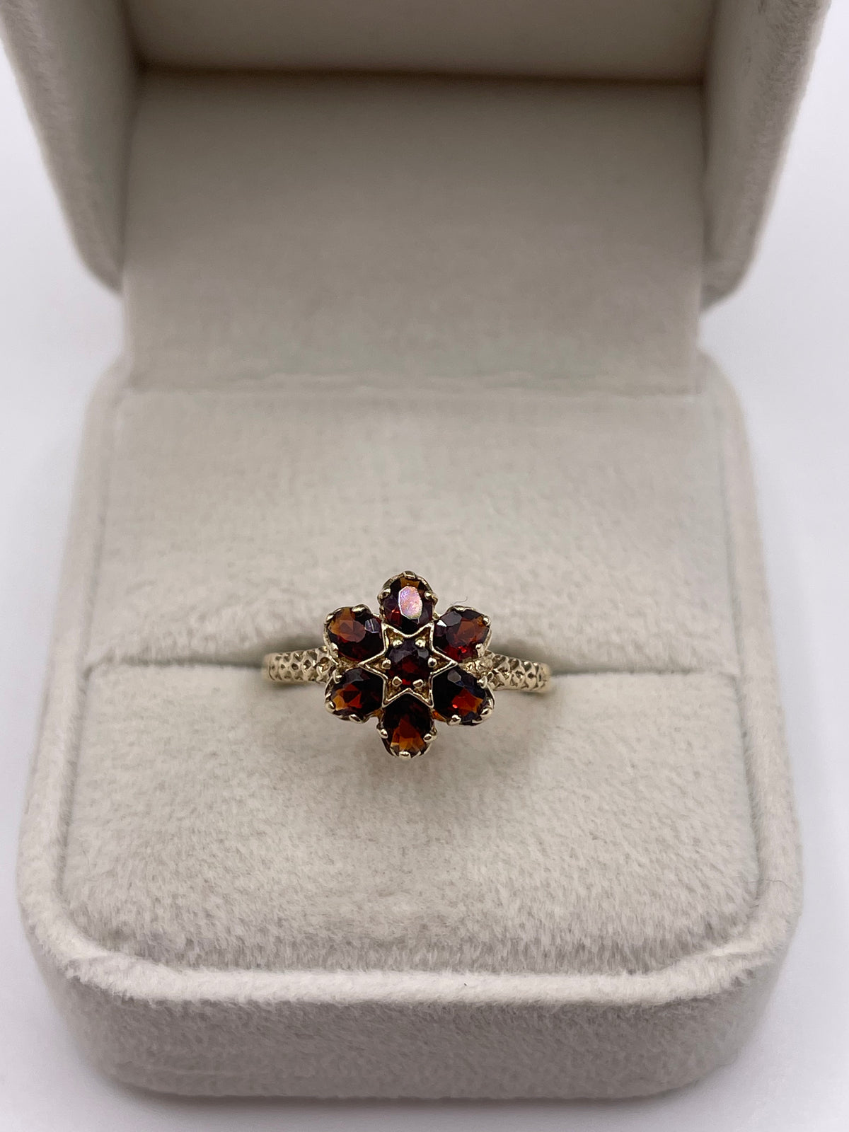 9ct gold garnet cluster ring