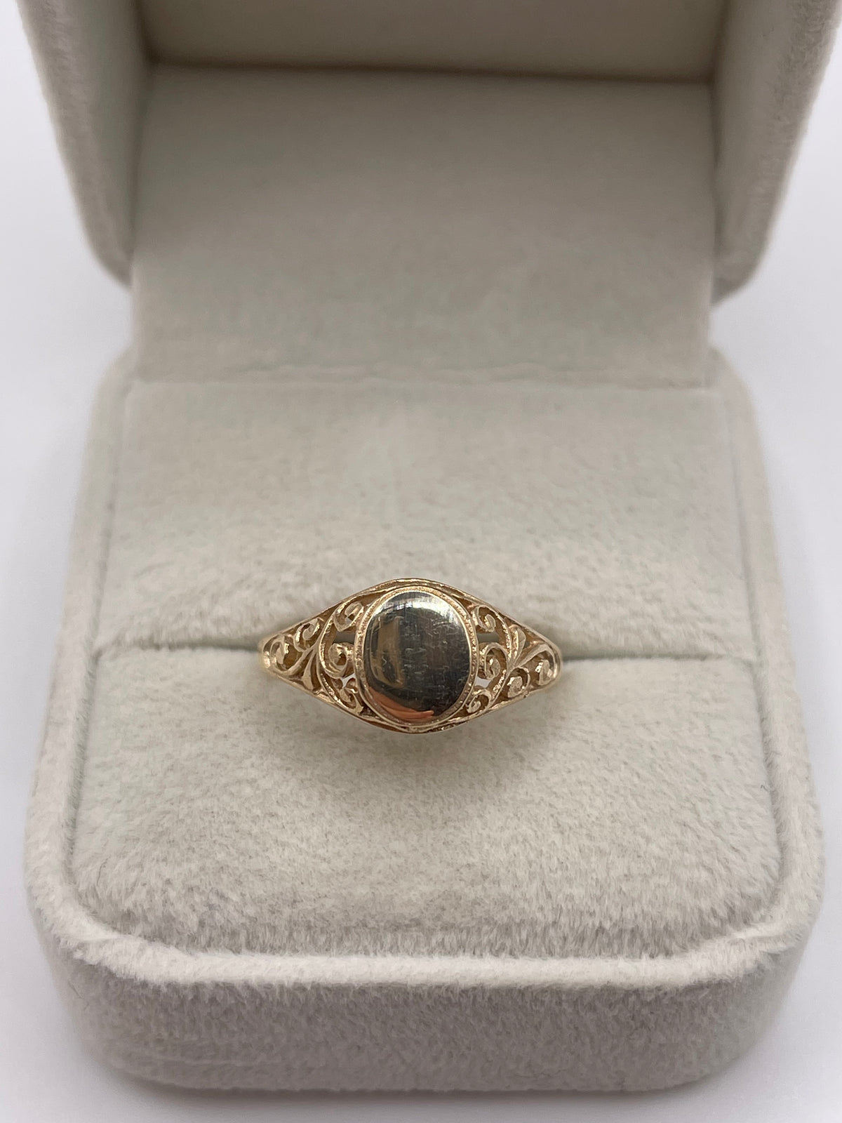 9ct gold signet ring