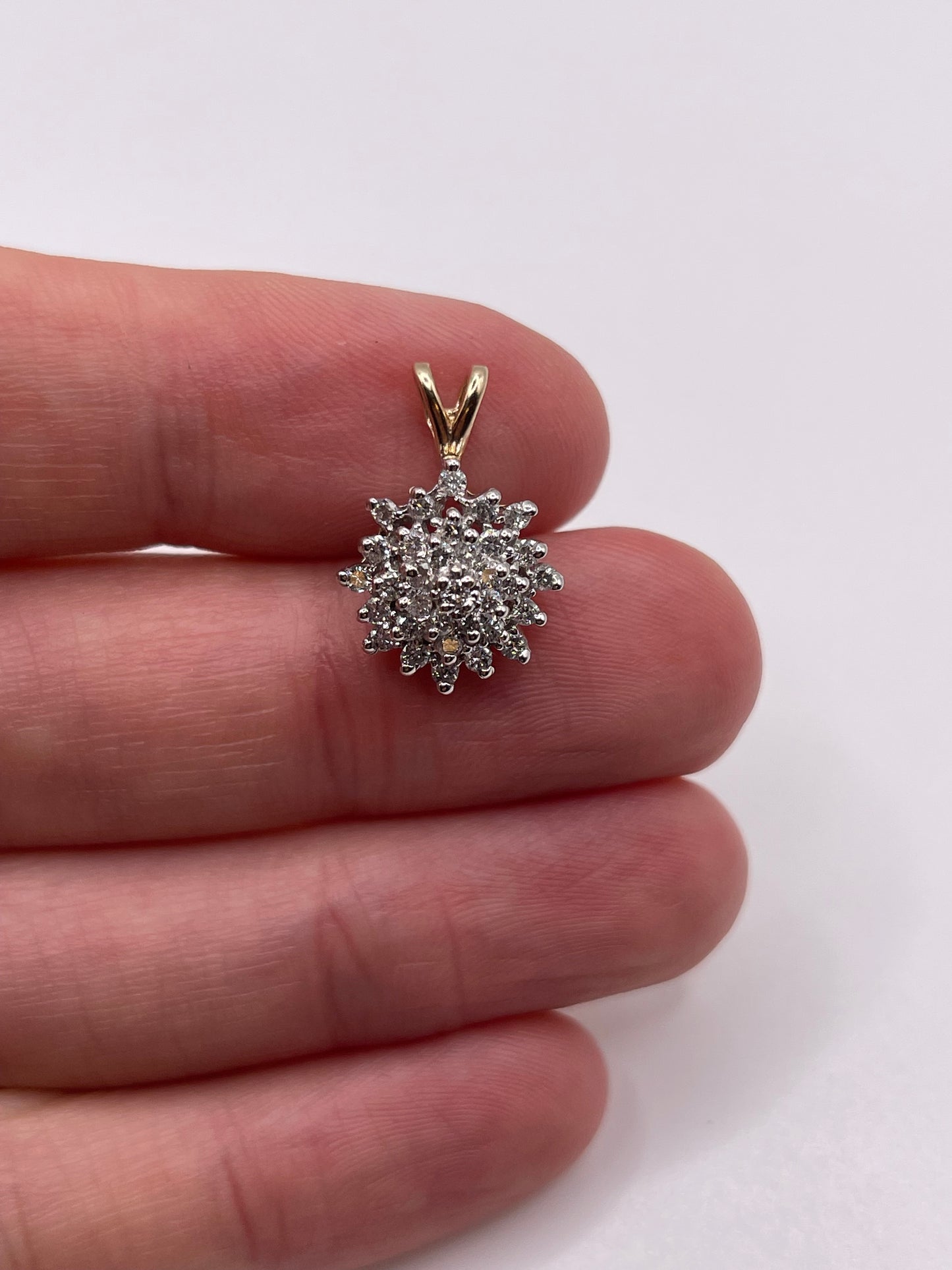 9ct gold diamond cluster pendant